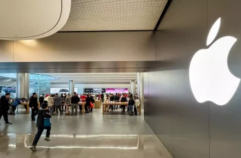 Apple’s Struggle in a Tariff-Heavy Era: 10 Emerging Risks That Could Redefine Its Future